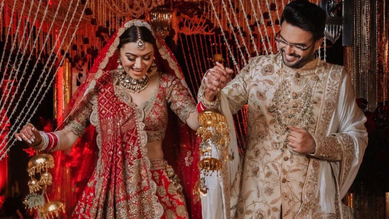 While the bride Hansika wore red dress for her wedding day, the groom Sohael Khaturiya was seen wearing an embroidered sherwani.